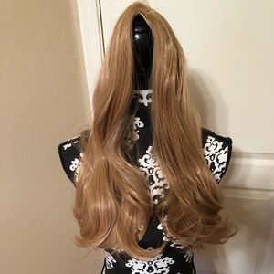 24” Strawberry Blonde Synthetic Fiber Wig
